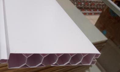 					    						    						    						  	Divisórias de PVC - Placas com 3,00 mts x 20 cm - ( 35 mm de espessura )
					  	
					  	
					  	