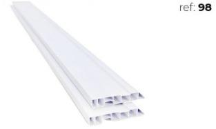 					  Rodapé de PVC branco gelo 9 cm de altura x 5,40 metros de comprimento	